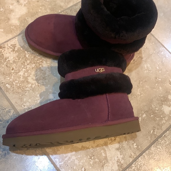 UGG Fluff Mini Boot - Picture 4 of 10